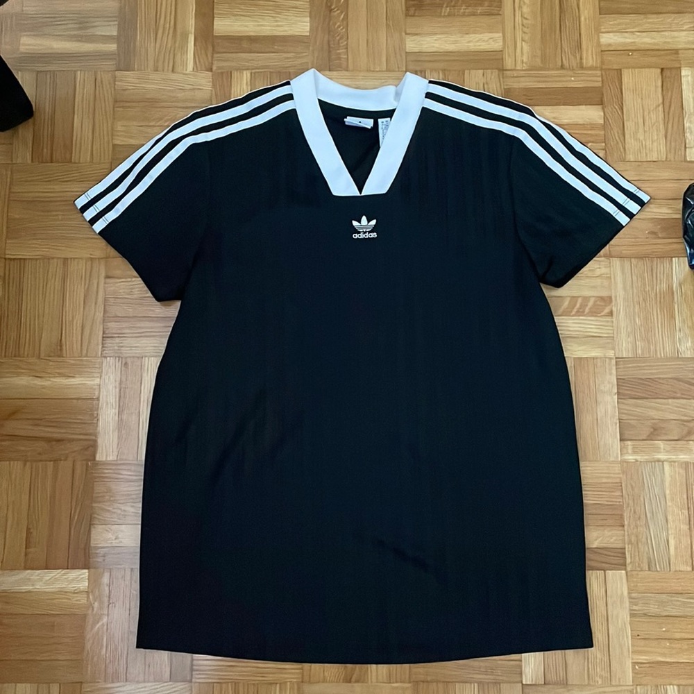 Adidas top